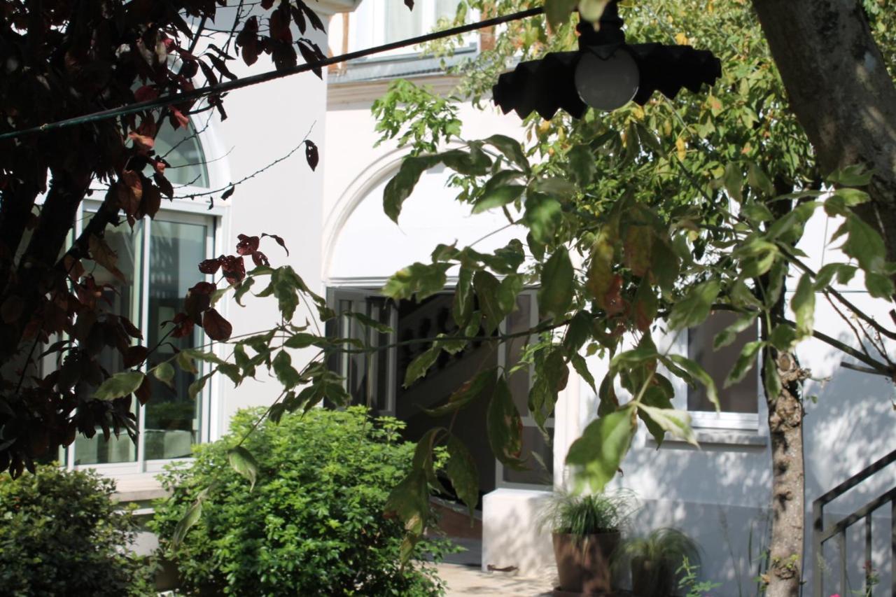 Hotel Jardin Le Pasteur Châlons-en-Champagne Zewnętrze zdjęcie